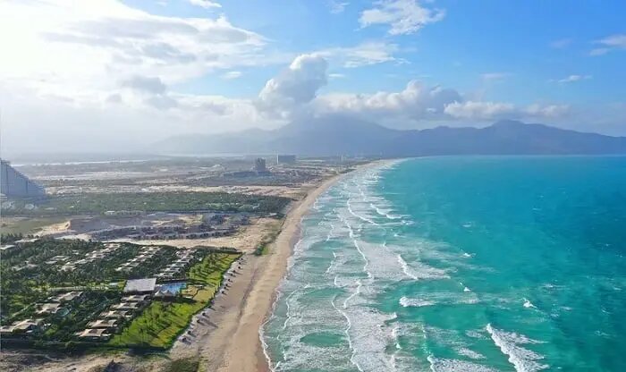 Nha Trang Beach and Waves